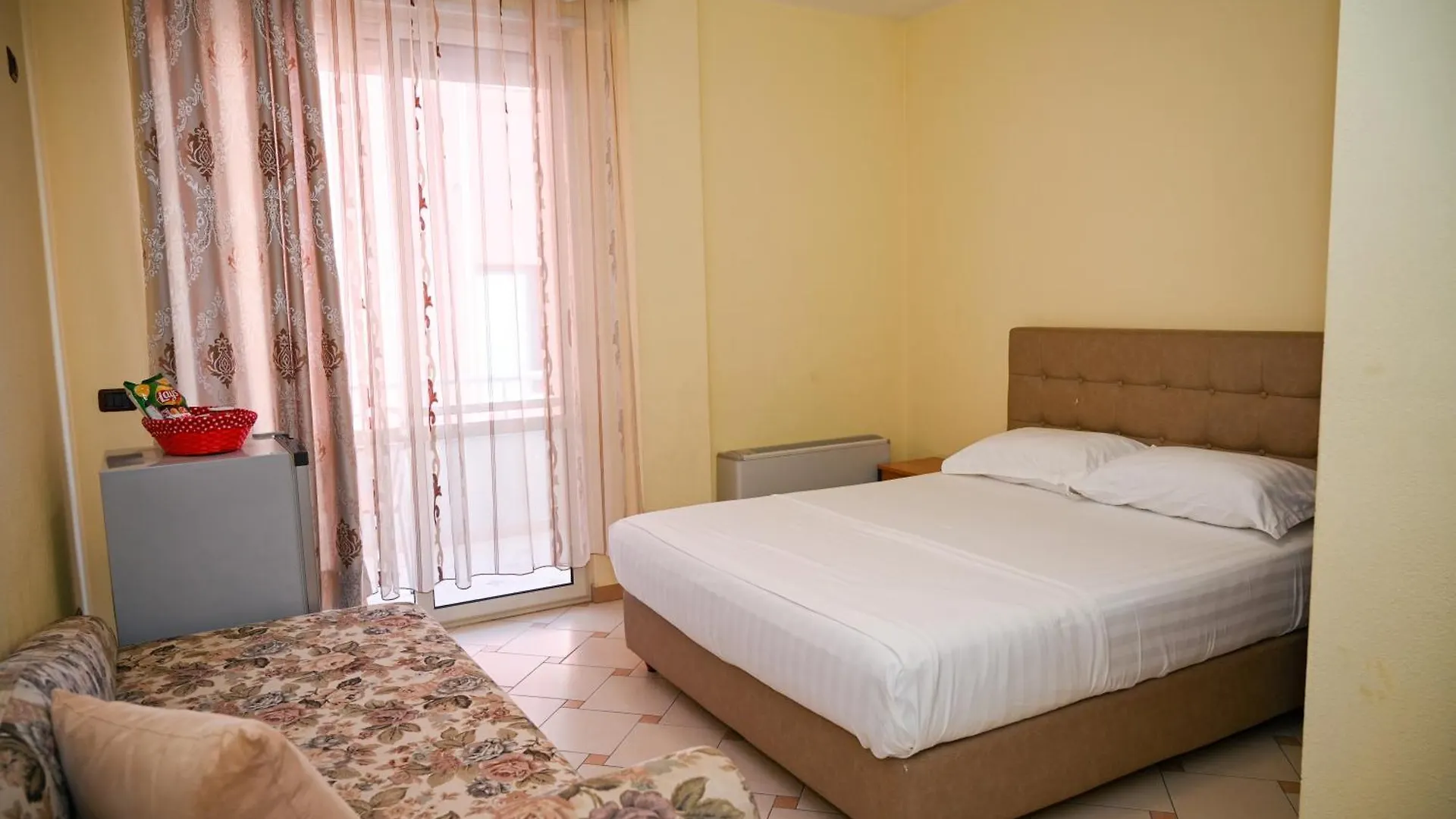 ***  Hotel Vila Emes Durrës 阿尔巴尼亚