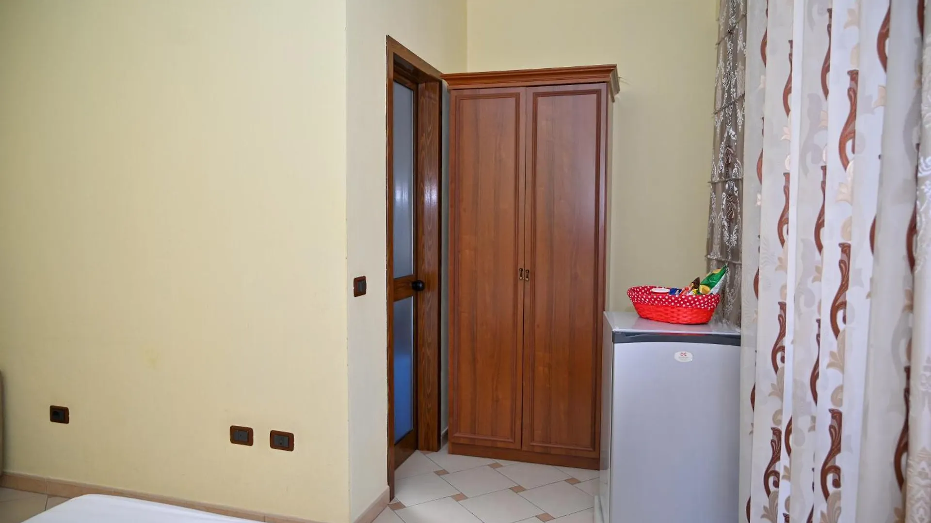 Hotel Vila Emes Durrës