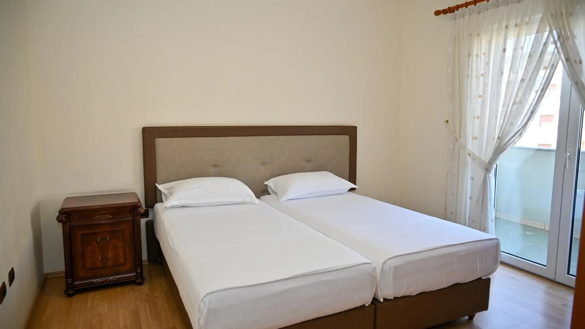 Hotel Vila Emes Durrës