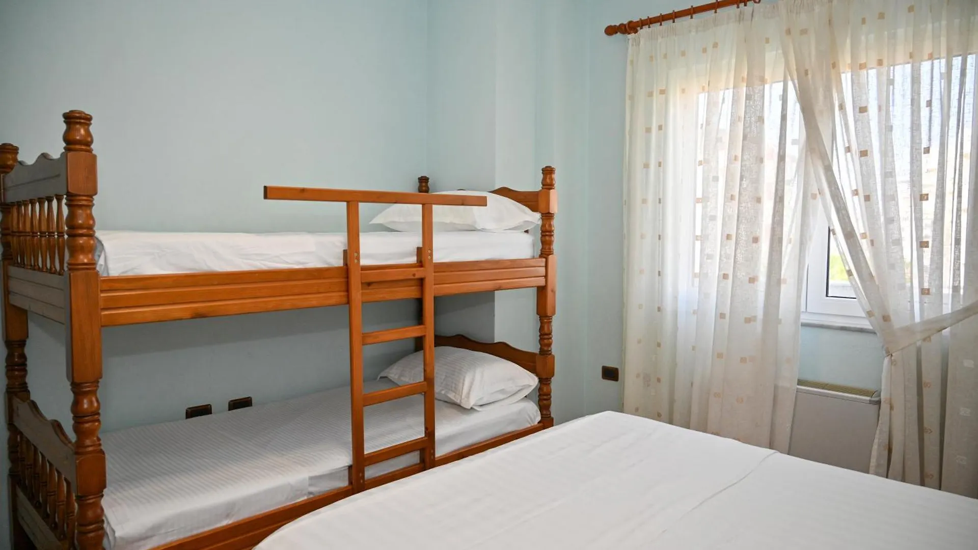 Hotel Vila Emes Durrës
