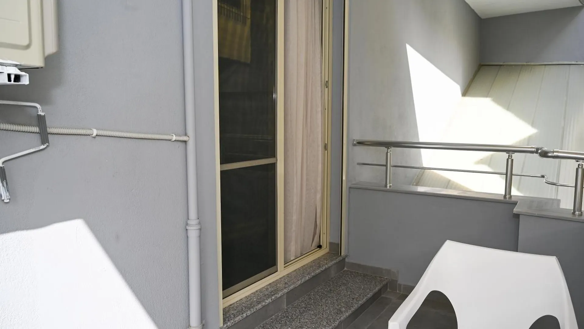 Hotel Vila Emes Durrës 3*,  Albania