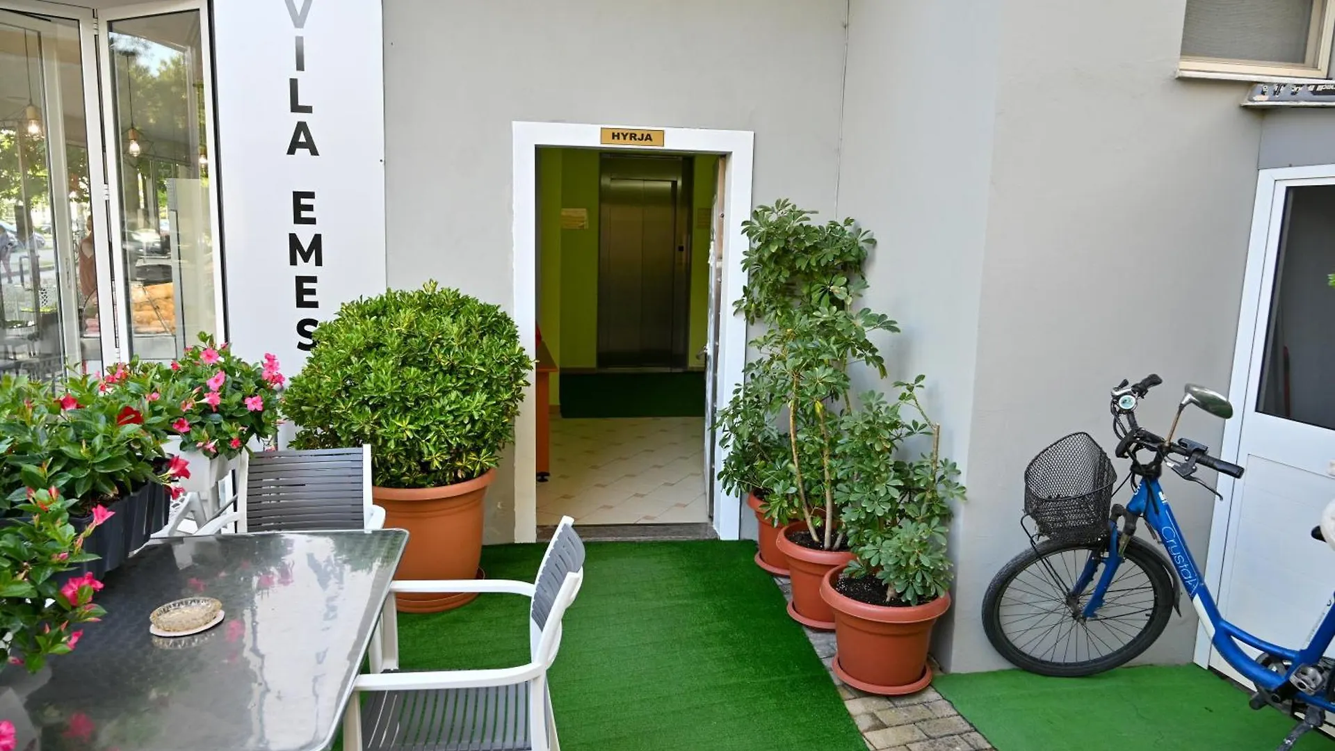Hotel Vila Emes Durrës 3*,
